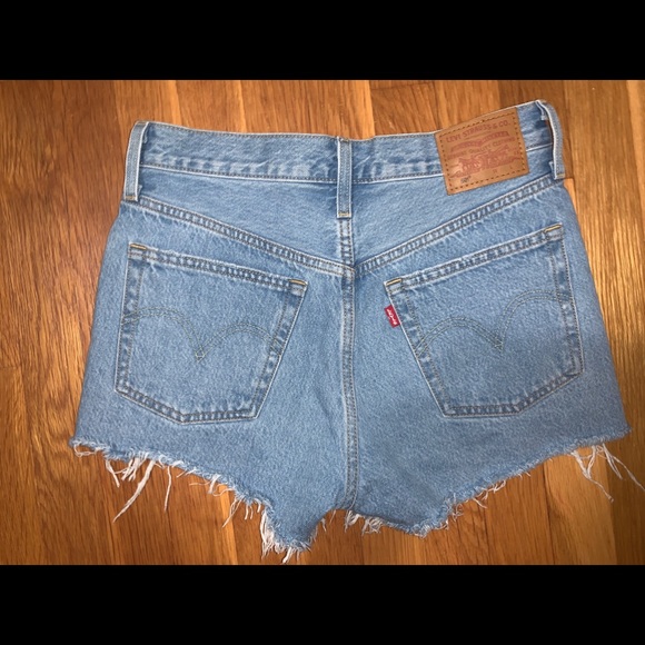 Levi’s 501 High Waisted Denim Shorts - Picture 6 of 7